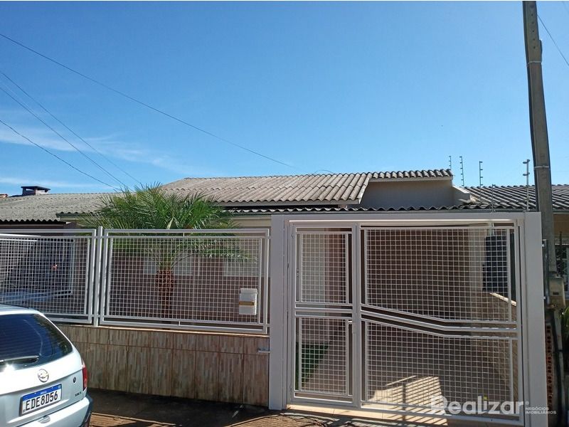 Casa para alugar com 2 dormitórios, 2 banheiros e 1 vaga de garagem no bairro Efapi