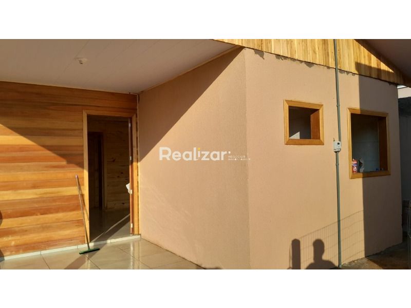 Casa para alugar com 2 dormitórios e 1 banheiro no bairro Efapi